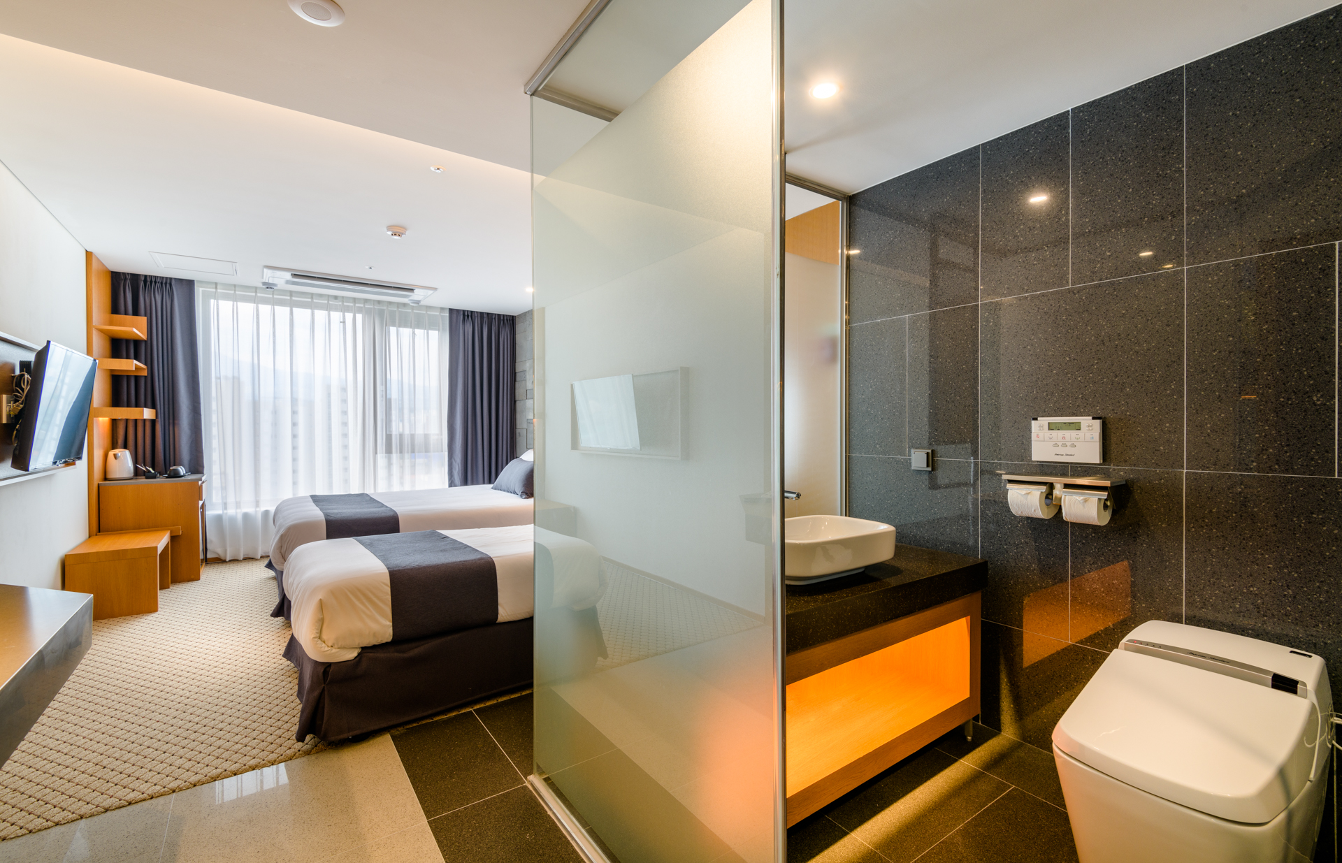 디럭스 트윈 - 2인 - 조식포함