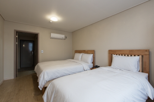 디럭스 트윈룸(더블+싱글)