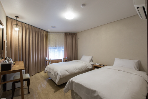 슈페리어 트윈룸(싱글2)