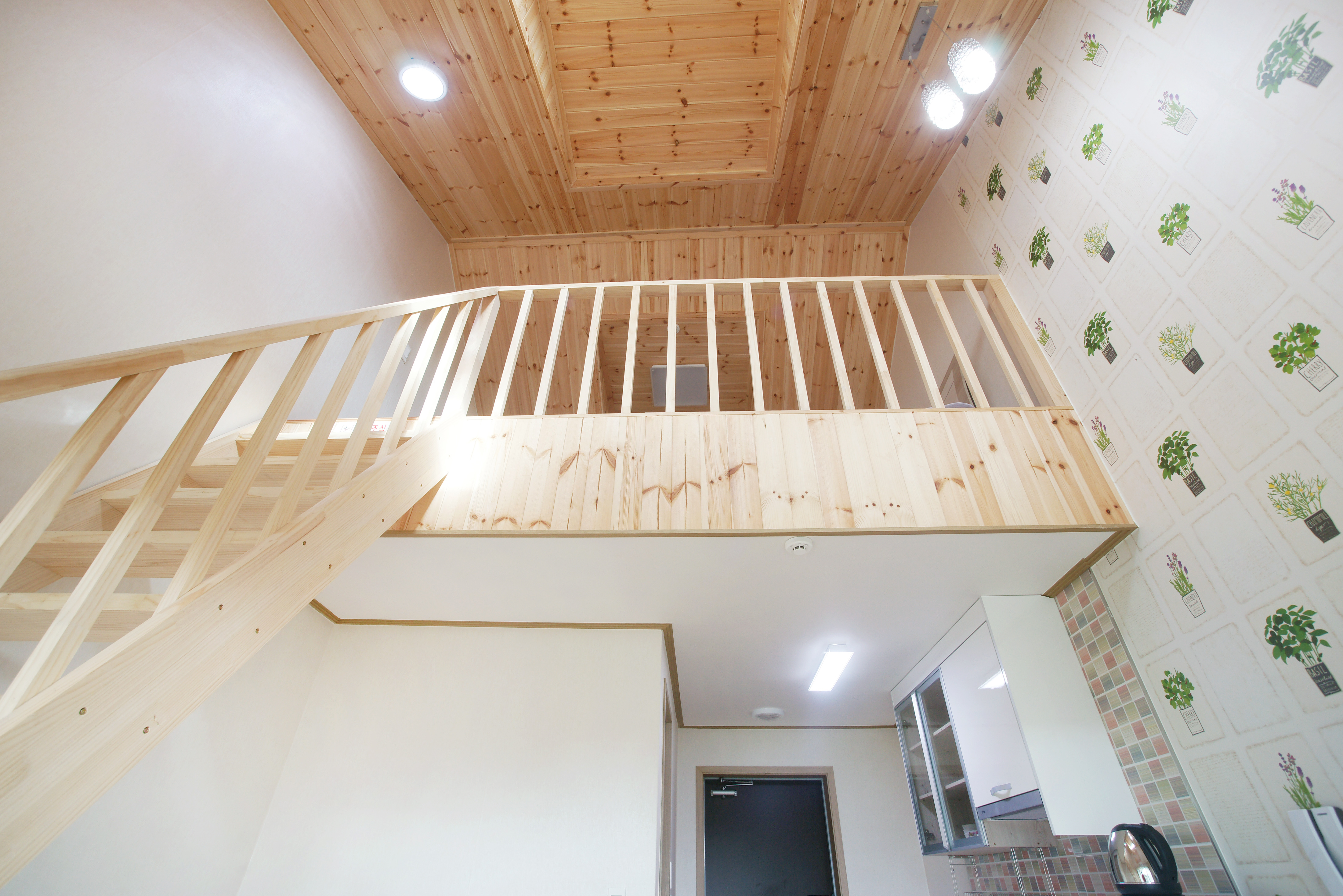 신관 15평형(2층)