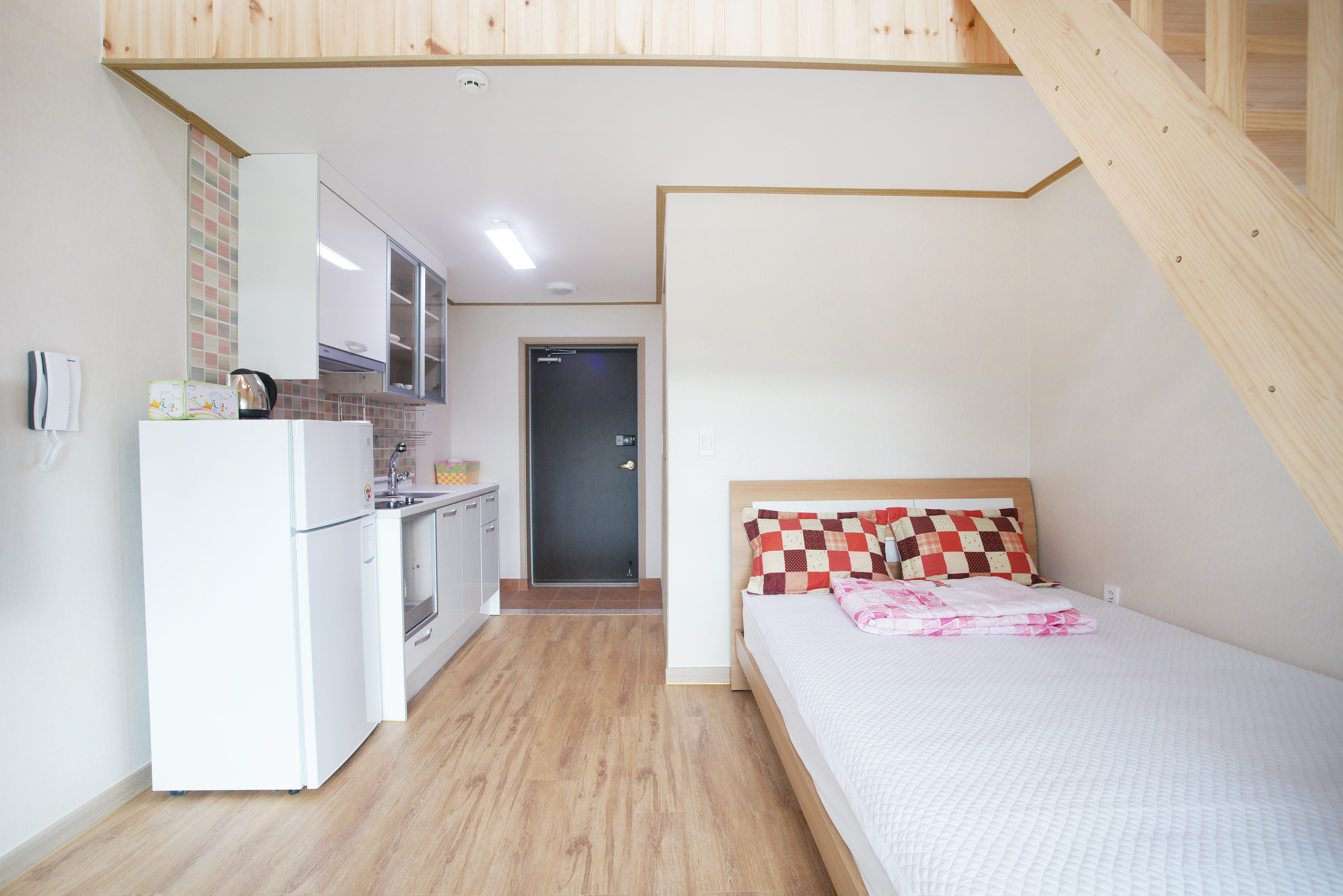 신관 15평형(2층)