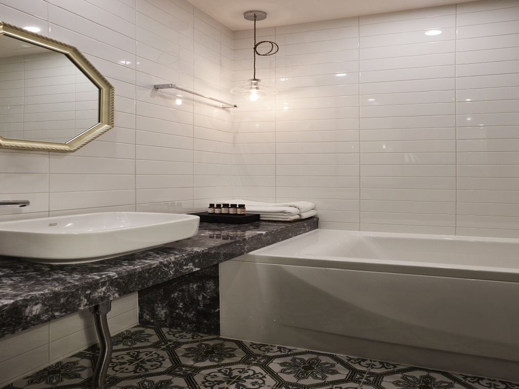 디럭스 트윈 (더블+싱글)