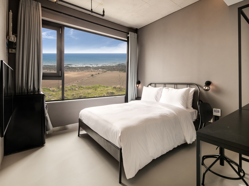 스튜디오 M (저층, 전망 없음)